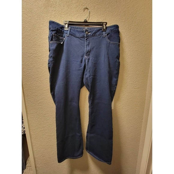 Lee Relaxed Fit Straight Leg Mid Rise Jeans Womens Size 18w Darker Stretch - Picture 1 of 4